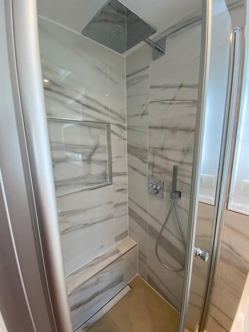 Luxury Apartment With Air Conditioning & Jaccuzzi Near Frankfurt Wiesbaden Hofheim am Taunus Ngoại thất bức ảnh